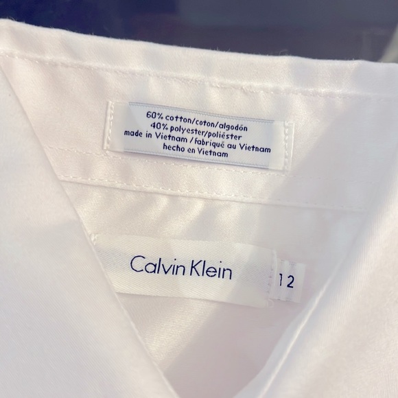 Kids Calvin Klein white long sleeve dress shirt. Size 12. Excellent condition - Picture 2 of 10